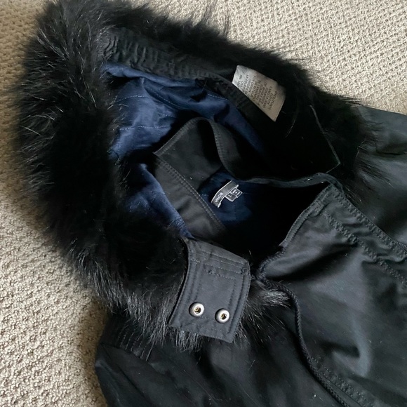 Vince $995 Fur Trimmed Hooded Black Parka Jacket Size Large - Picture 2 of 5